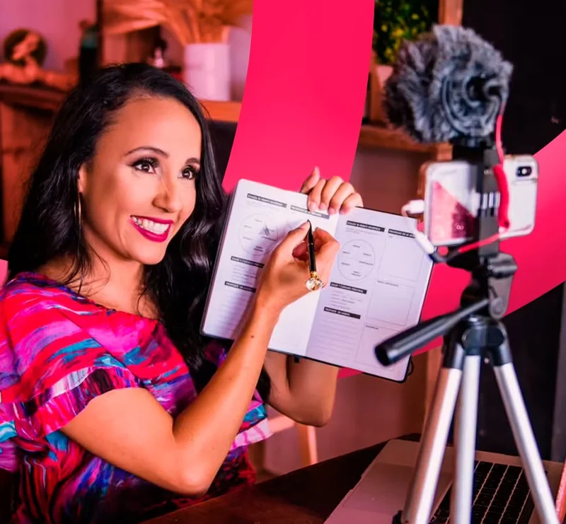 Aprende a crear, lanzar
y vender tus propios talleres, mentorías y cursos.